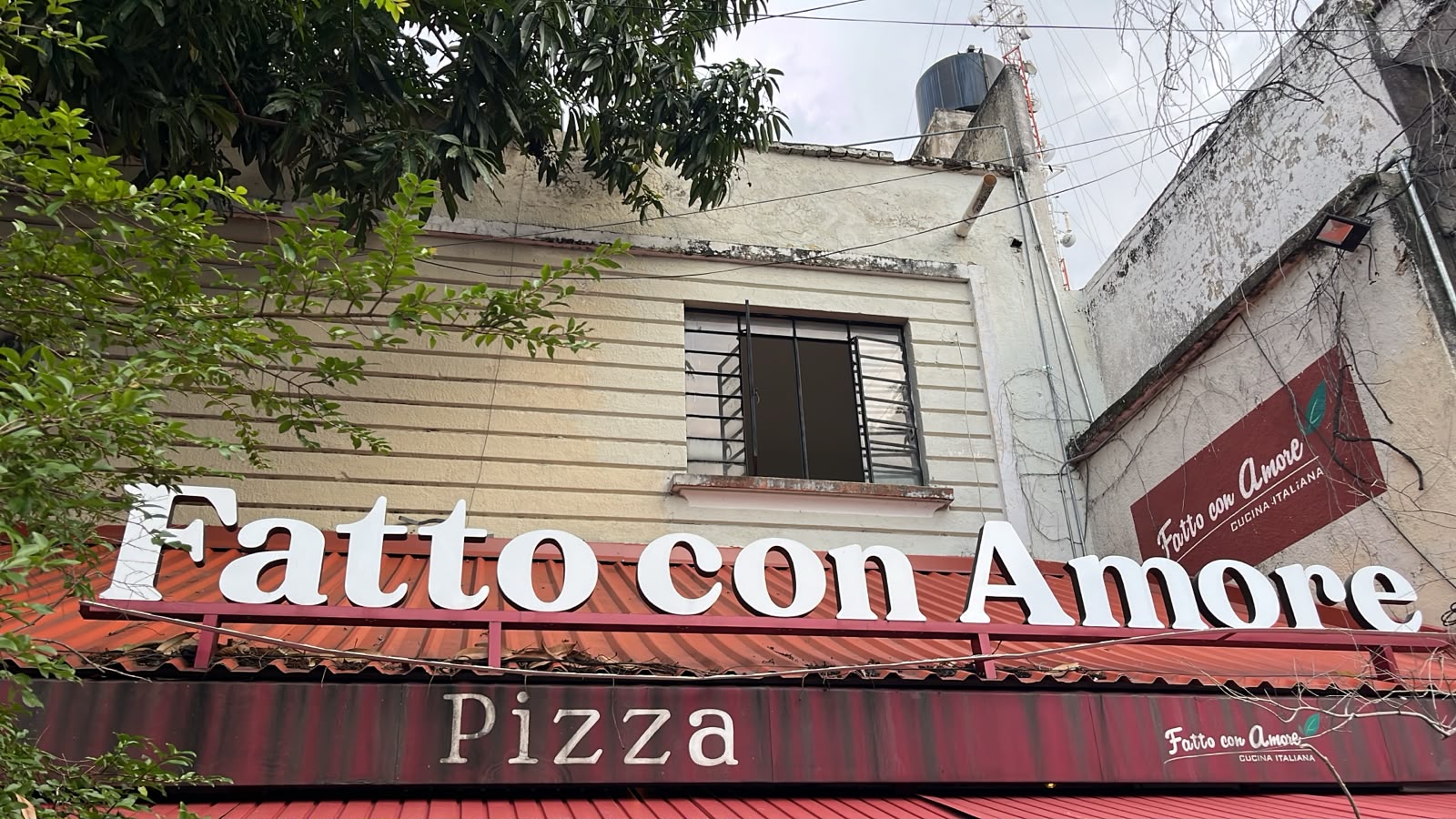 Fabricamos e instalamos letras con iluminación